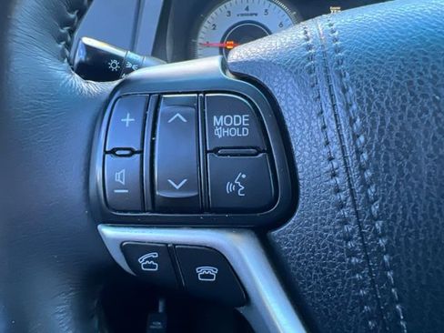 Used 2017 Toyota Sienna SE Premium FWD image 23