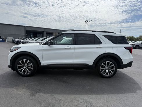 Certified 2025 Ford Explorer ST-Line AWD/4WD image 7