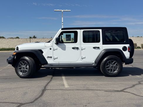 Used 2024 Jeep Wrangler Unlimited Sport AWD/4WD image 4