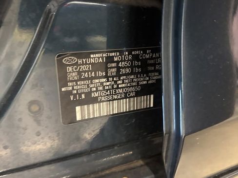 Used 2022 Genesis G70 3.3T RWD image 5