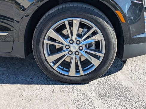 Used 2025 Cadillac XT5 Premium Luxury image 12