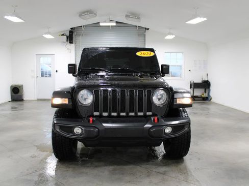 Used 2021 Jeep Wrangler Unlimited Rubicon w/ Cold Weather Group AWD/4WD image 3