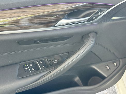 Used 2018 BMW 530e image 18