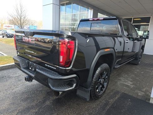 Used 2022 GMC Sierra 3500 Denali w/ Denali Black Diamond Edition image 5