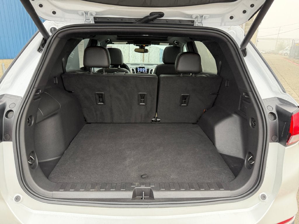 Used 2023 Chevrolet Equinox Premier AWD/4WD image 22