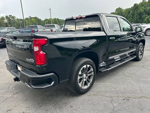 Used 2024 Chevrolet Silverado 1500 High Country w/ Technology Package AWD/4WD image 6