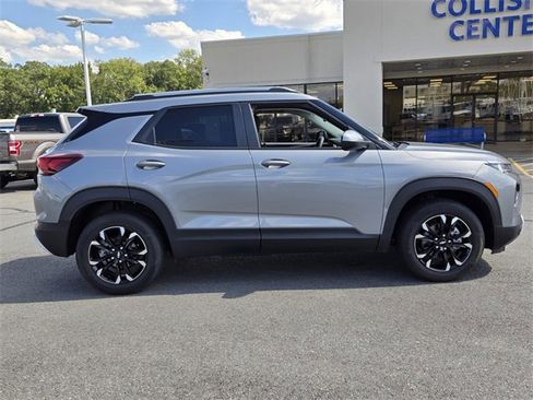 Used 2023 Chevrolet TrailBlazer LT image 2