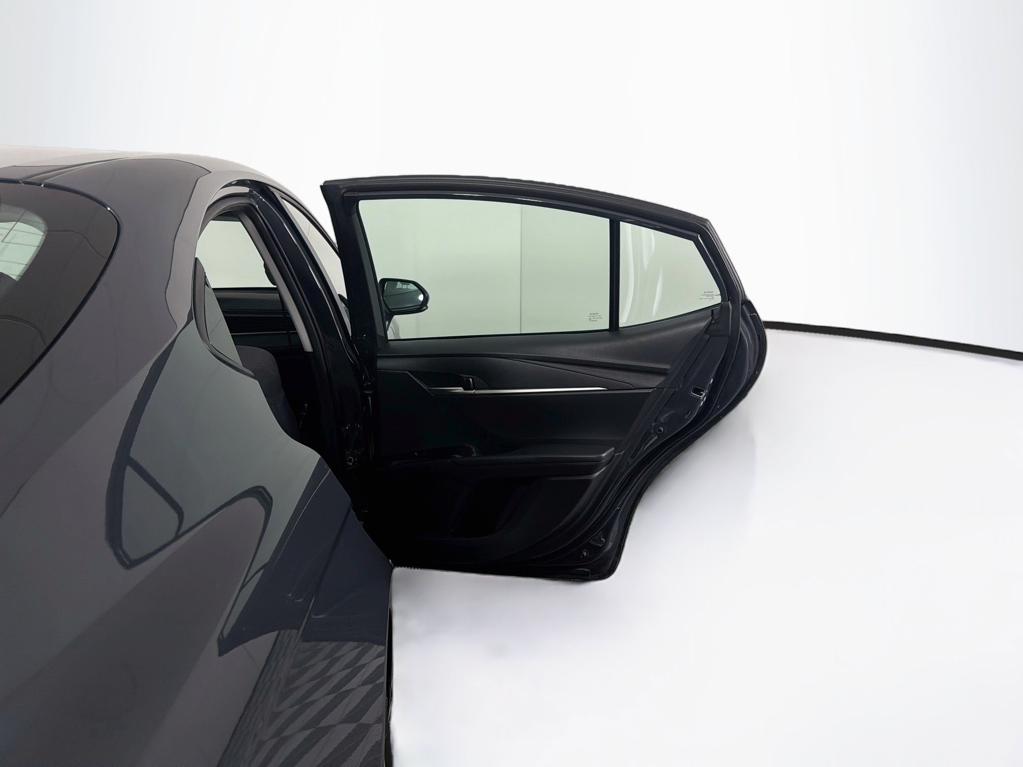 Used 2025 Toyota Camry LE FWD image 30