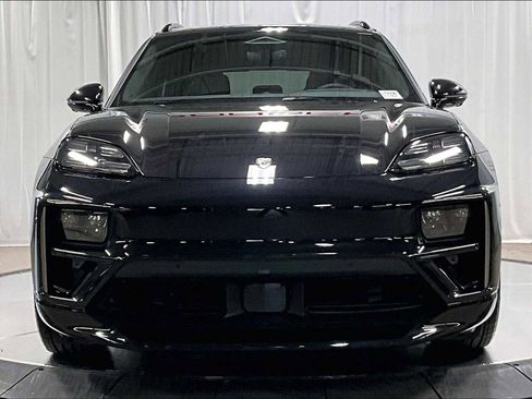 New 2026 Porsche Macan Turbo Electric AWD/4WD image 10