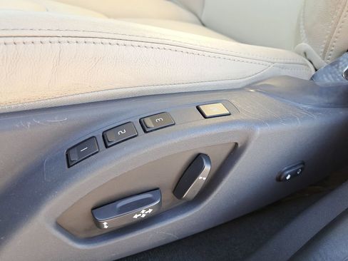 Used 2016 Volvo XC60 T6 Platinum w/ Climate Package image 15