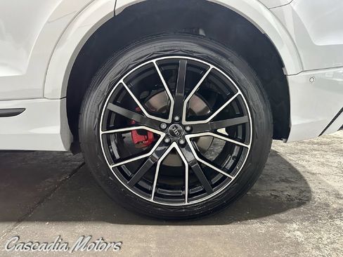 Used 2019 Audi Q8 Premium Plus w/ Premium Plus AWD/4WD image 30