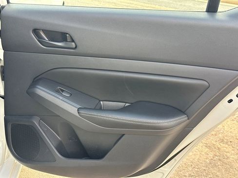 Used 2025 Nissan Altima 2.5 SV image 16