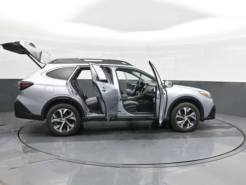 Used 2022 Subaru Outback Limited image 39