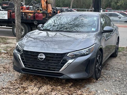 Used 2024 Nissan Sentra SV image 1