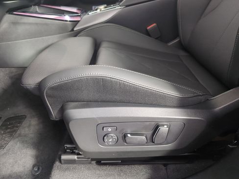 Used 2025 BMW X3 xDrive30i w/ Premium Package image 11