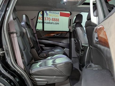 Used 2016 Cadillac Escalade Luxury image 26