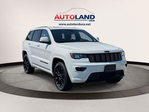 Used 2019 Jeep Grand Cherokee Altitude AWD/4WD image 2
