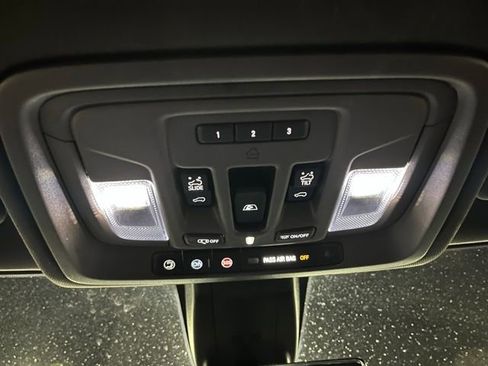 Used 2021 GMC Sierra 1500 SLT w/ Technology Package image 36