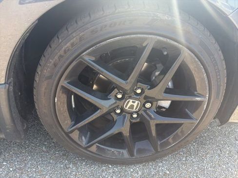 Used 2023 Honda Civic Sport image 2