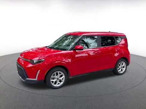 Used 2025 Kia Soul LX w/ LX Technology Package FWD image 7