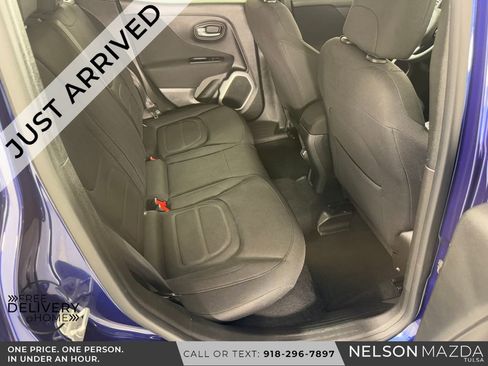 Used 2019 Jeep Renegade Latitude AWD/4WD image 37