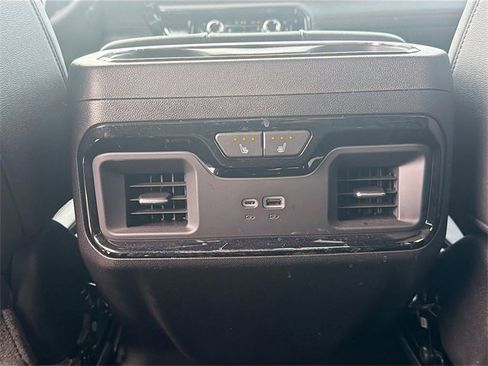 Used 2025 GMC Sierra 2500 AT4 w/ AT4 Premium Plus Package image 19