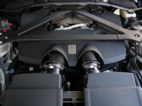 Used 2024 Aston Martin DB12 Coupe RWD image 21