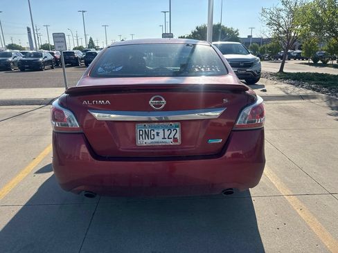 Used 2014 Nissan Altima 2.5 S w/ Sport Value Package FWD image 5