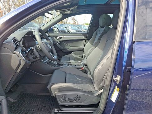 Used 2025 Audi Q3 2.0T Premium w/ Convenience Package image 6