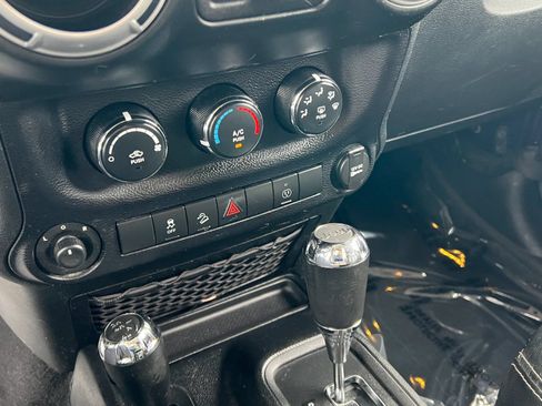 Used 2013 Jeep Wrangler Rubicon w/ Dual Top Group AWD/4WD image 17