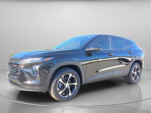 New 2026 Chevrolet Trax RS w/ Driver Confidence Package image 2