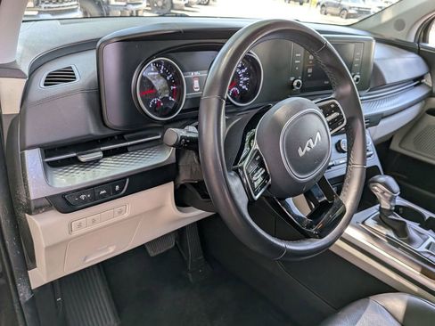 Used 2024 Kia Carnival LX FWD image 35