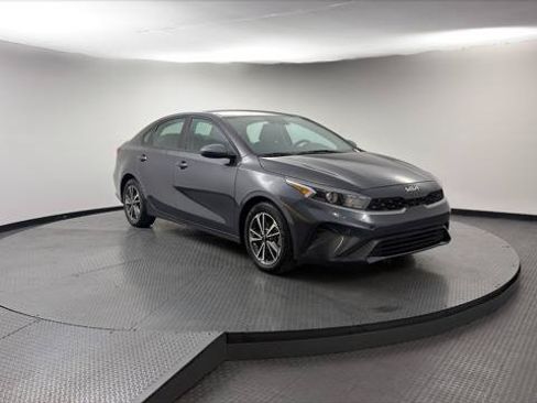 Used 2023 Kia Forte LXS FWD image 11