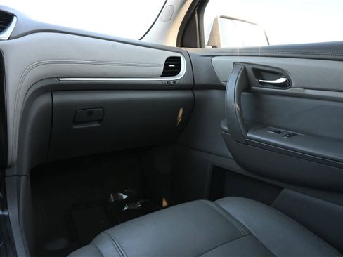 Used 2014 Chevrolet Traverse LT image 7