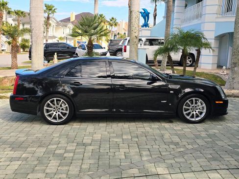 Used 2009 Cadillac STS V image 40