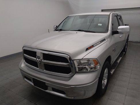 Used 2019 RAM 1500 Classic SLT w/ Luxury Group RWD image 15