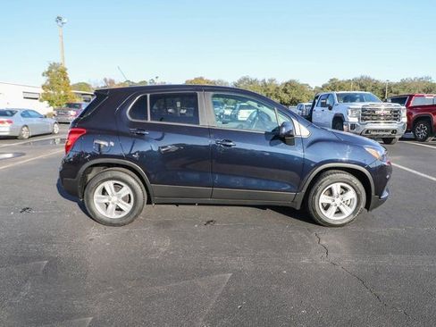 Used 2021 Chevrolet Trax LS w/ Tint and Cruise Package image 11