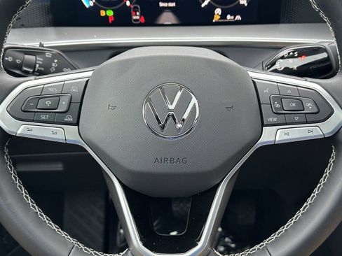 New 2026 Volkswagen Tiguan SE image 41