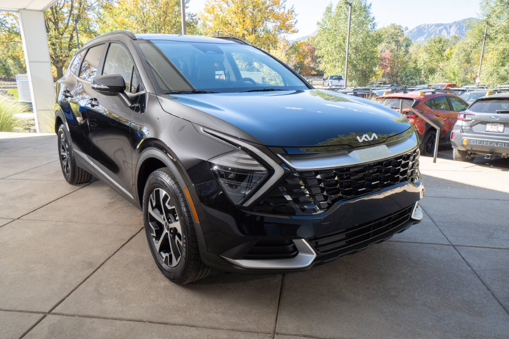 Used 2024 Kia Sportage EX w/ EX Premium Package AWD/4WD image 2