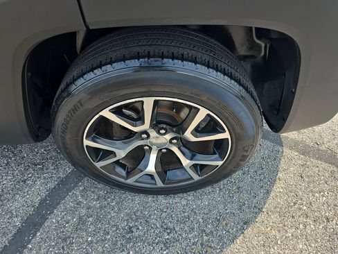 Used 2018 Jeep Renegade Latitude FWD image 10
