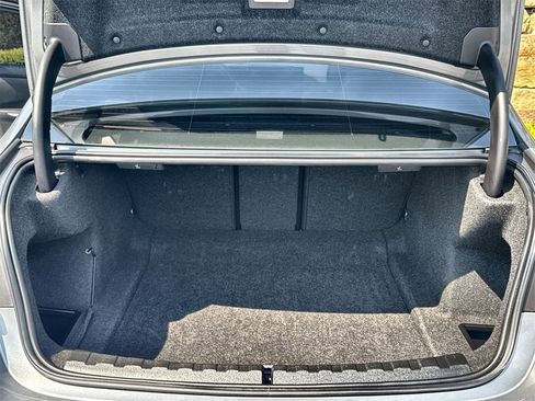 Used 2024 BMW 330i Sedan image 18