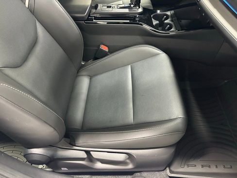 Used 2025 Toyota Prius XLE image 55
