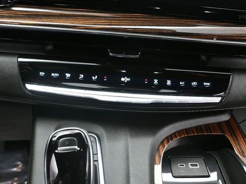 Used 2021 Cadillac Escalade Premium Luxury image 12