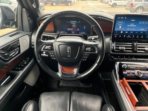 Used 2022 Lincoln Navigator Reserve AWD/4WD image 13
