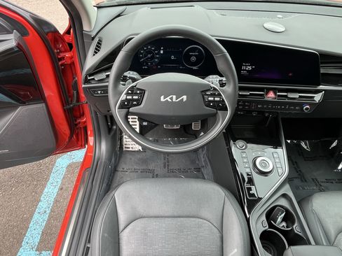 Used 2023 Kia Niro Wave w/ Wave Preserve Package FWD image 12