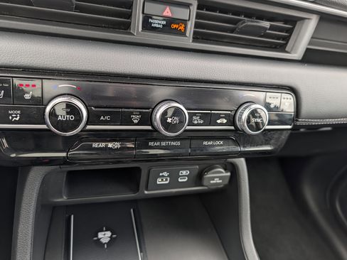Used 2025 Honda Pilot Elite image 32