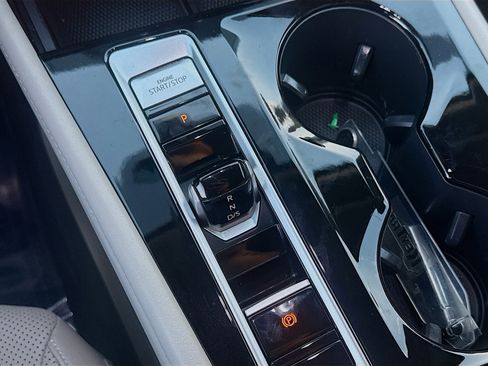 Certified 2024 Volkswagen Atlas SE image 15