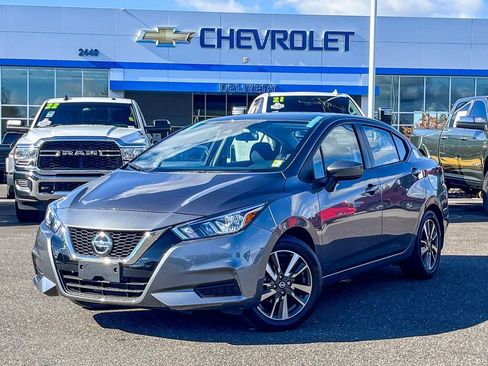 Used 2022 Nissan Versa SV w/ Trunk Package image 1