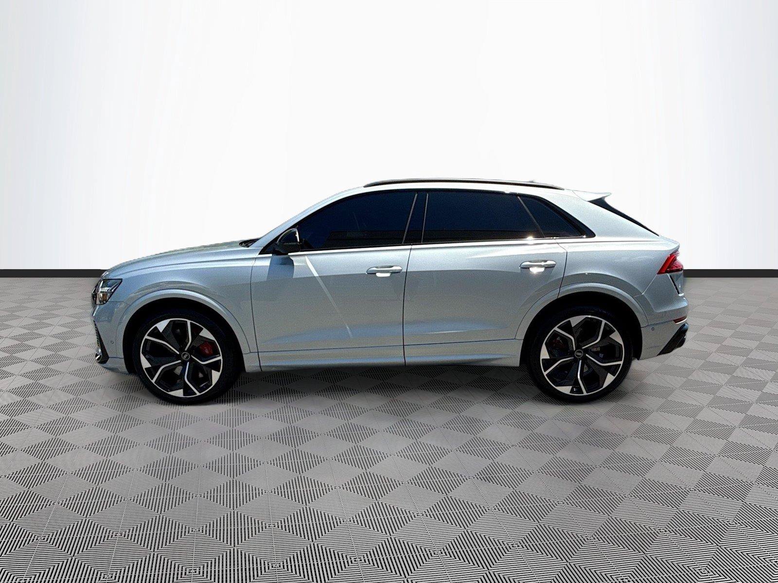 Used 2023 Audi RS Q8 w/ Black Optic Package AWD/4WD image 4