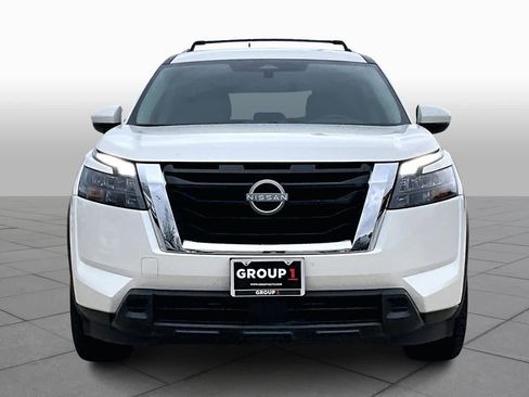 Used 2024 Nissan Pathfinder SV w/ Lighting Package (N92) image 3